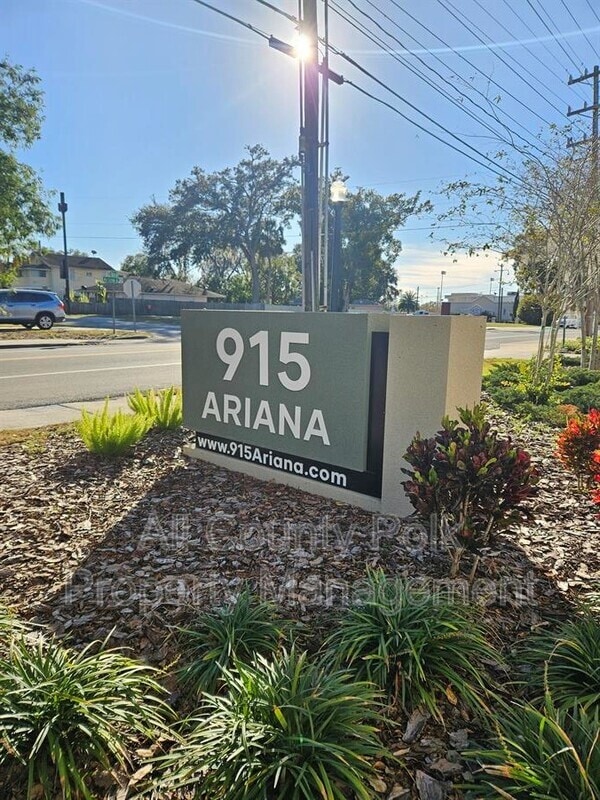 Building Photo - 915 Ariana St Unit Apt 42