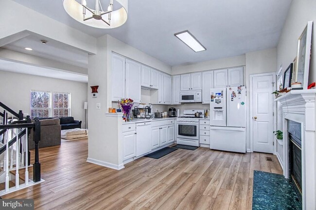 Photo - 10159 Elgin Way