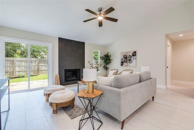 Photo - 9908 Willers Way