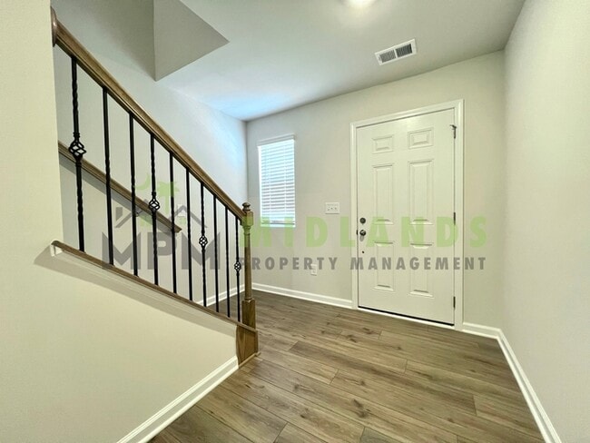 Photo - 142 Parkwood Ct