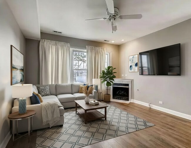 Photo - 2306 W Jarvis Ave Unit 3