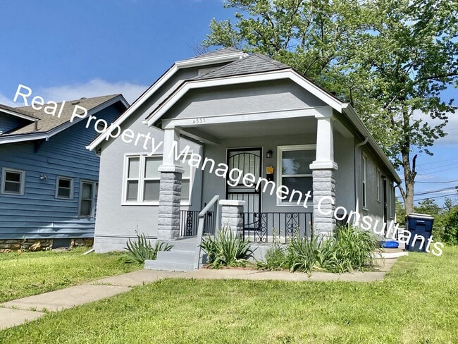 Building Photo - Charming 3 Bedroom, 1 Bathroom Home with B...