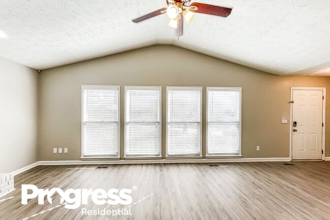 Photo - 700 Gregory Manor Dr SW