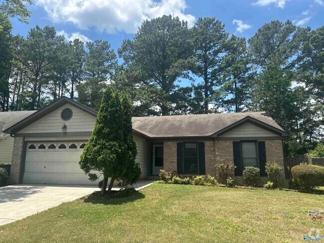 Building Photo - 136 Hollington Dr NE Rental