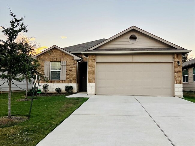 Photo - 105 Naset Dr House