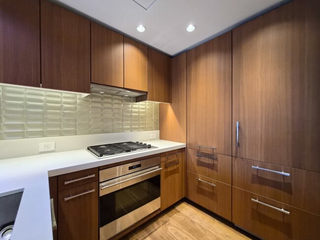 Photo - 1555 Kapiolani Blvd