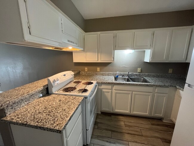 Photo - 1842 Thompson St