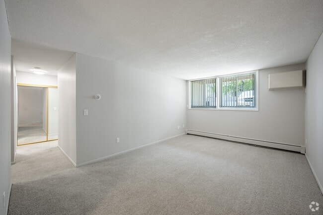 Interior Photo - Johnson Parkway Rental