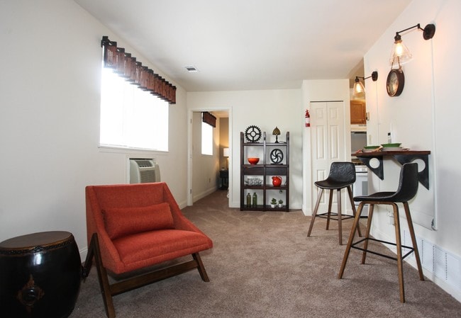 Goodnow Hill and Franconia Apartments