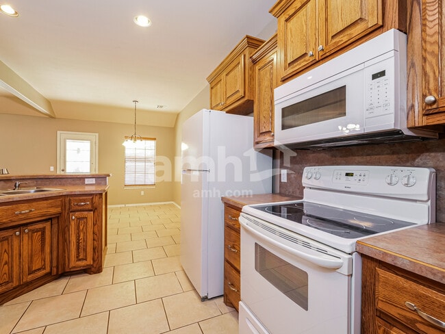 Photo - 945 Ethan Ln