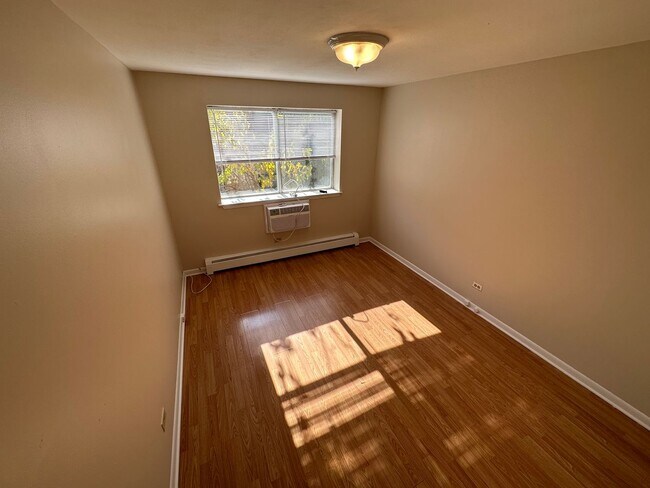 Photo - 7300 N Ridge Blvd Unidad 204