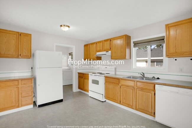 Photo - Cozy Two Bedroom Home in Willamette on a Massive Lot!