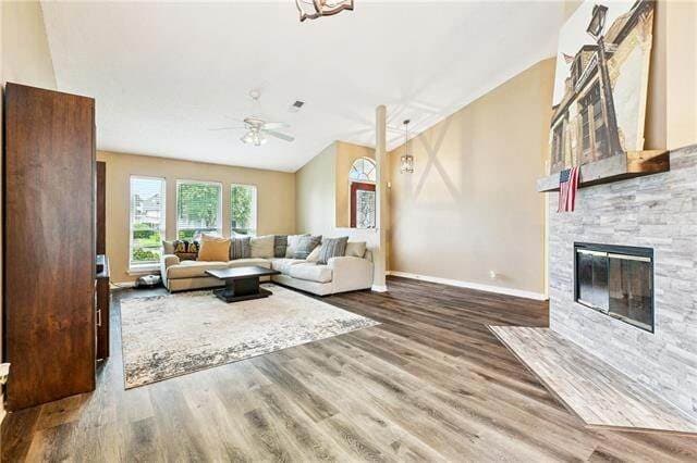 Photo - 310 Oakley Ln
