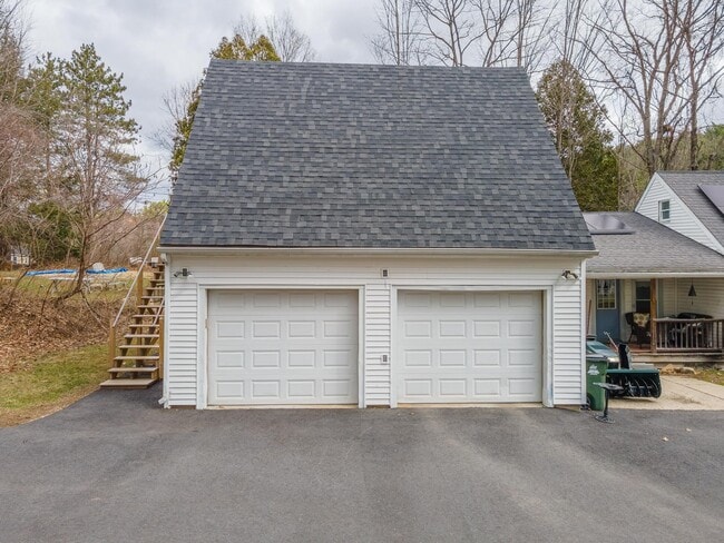 Photo - 212 Gilsum St