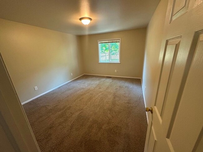 Photo - HUGE end-unit townhouse