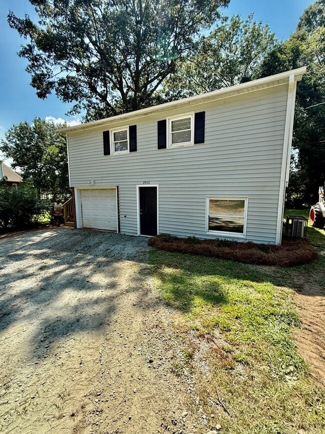 Building Photo - 3910 Harwood St Rental