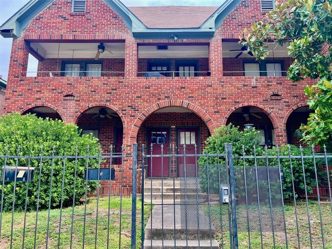 Photo - 320 W Polk St Unit 2