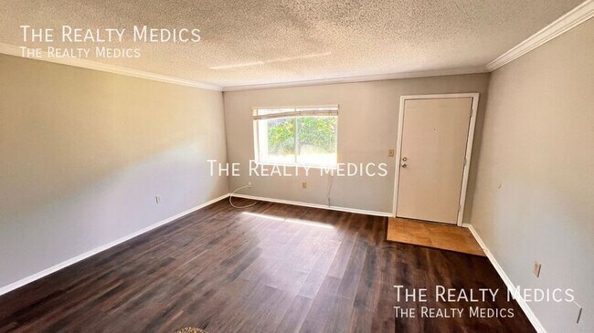 Photo - 126 Blue Pointe Way