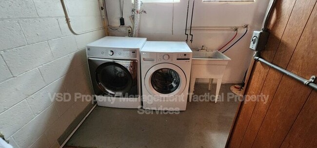 Photo - 21329 Lakeshore Blvd