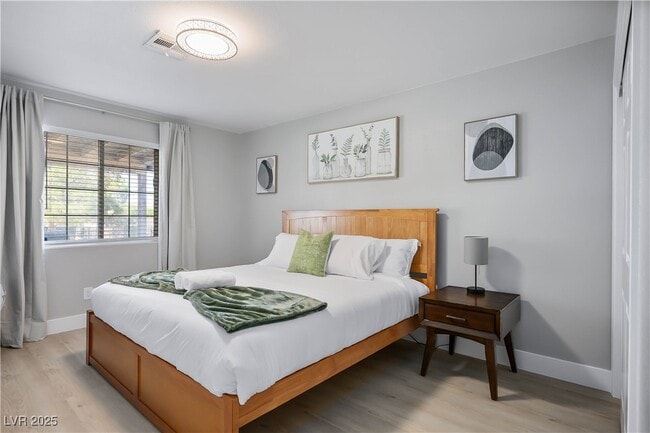 Building Photo - 6990 W Richmar Ave