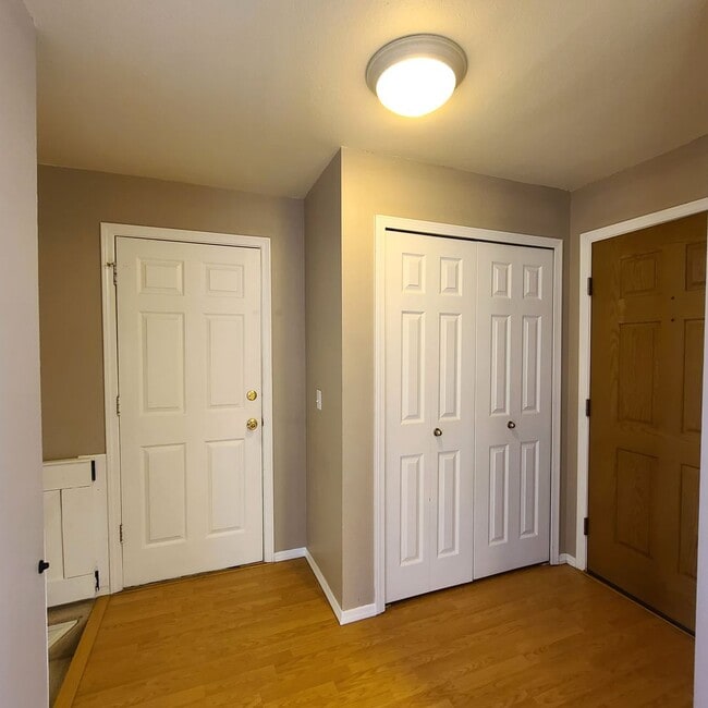 Photo - Beautiful home in Briargate Fairfax - D20 - ready to move in NOW!