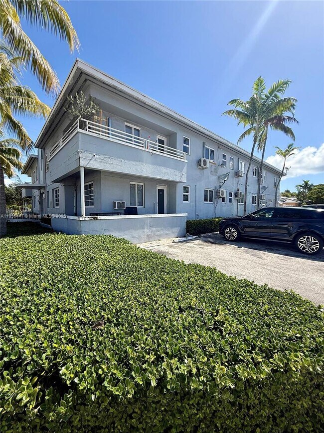 Building Photo - 5305 Biscayne Blvd Unit 202 Rental