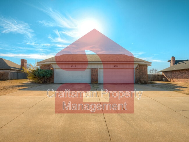 Building Photo - 2708 Silvertree Dr