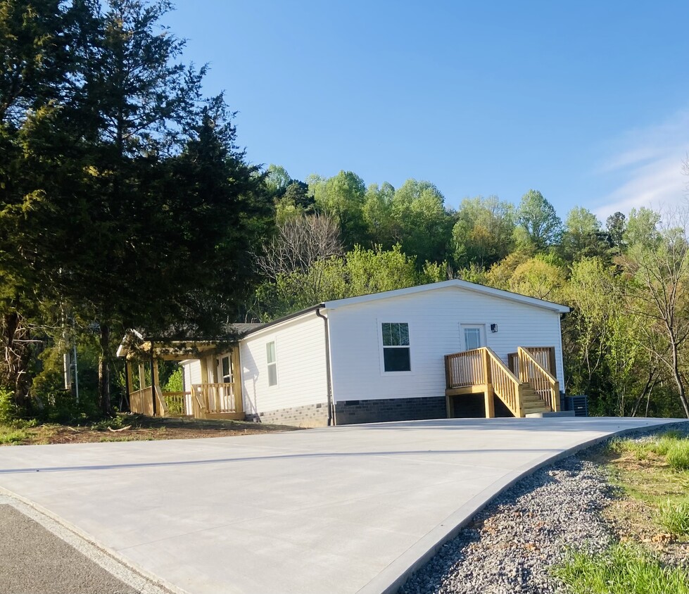 Photo - 9556 Crisman Rd (Heiskell, TN)