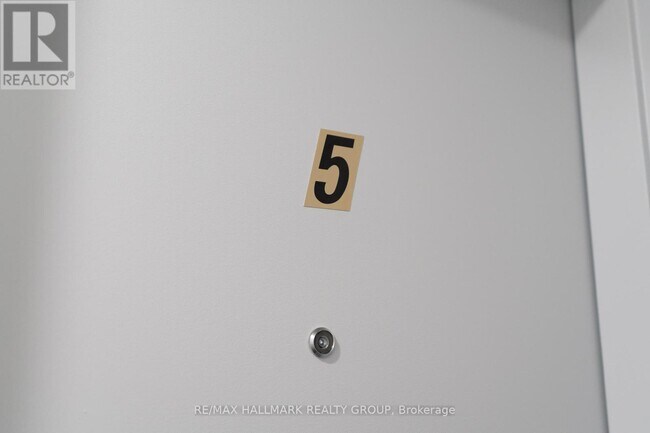 Photo - 261 Somerset St. E Unit 5