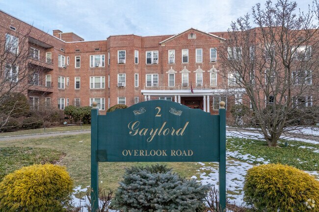 2 Overlook Rd - Gaylord