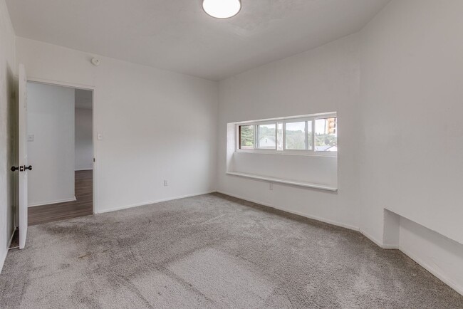 Photo - 600 E Warrington Ave Unit Apt 2