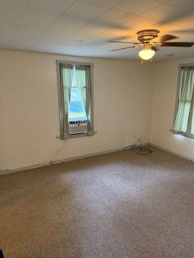 64 High St Unit 2