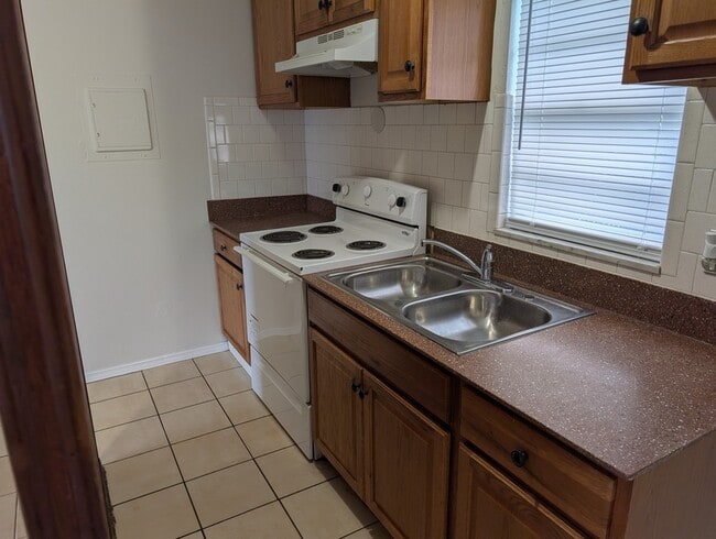 Photo - 124 S Montclair Ave Unidad 124-S