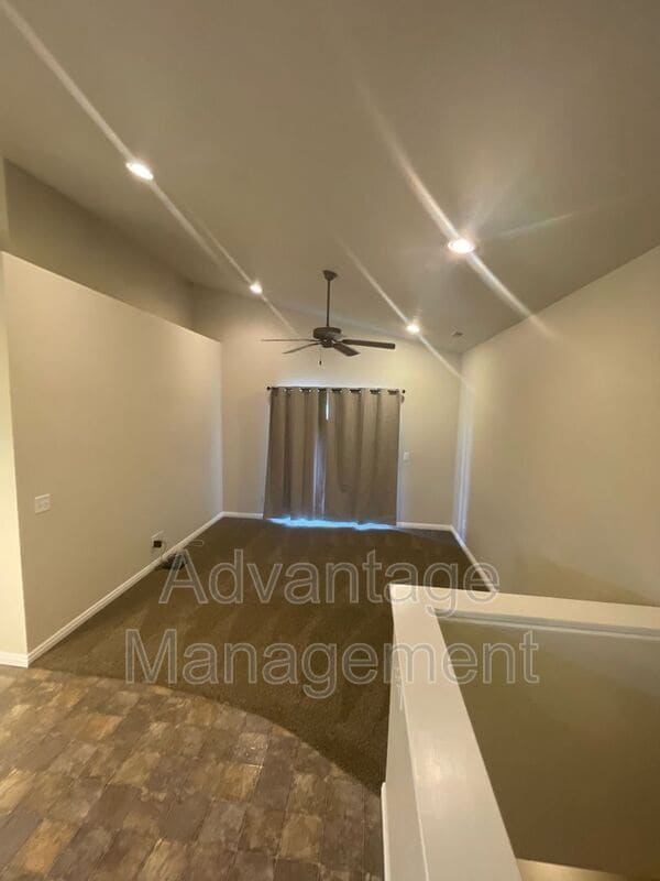 1061 Canyon Meadow Dr Unit 4