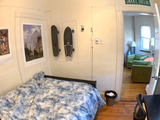 Photo - 830 Parker St