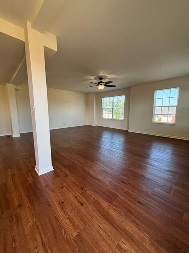 Photo - 160 Vineland Pkwy Dr