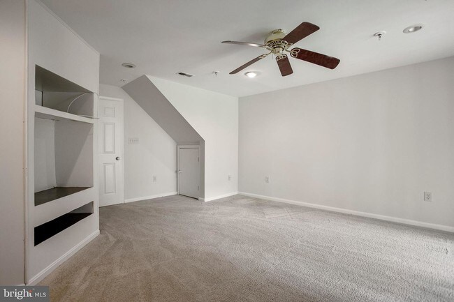 Photo - 6212 Grenfell Loop