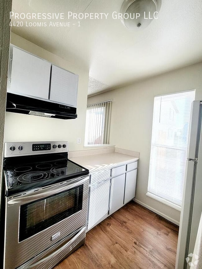 Building Photo - 4420 Loomis Ave Unit 1 Rental