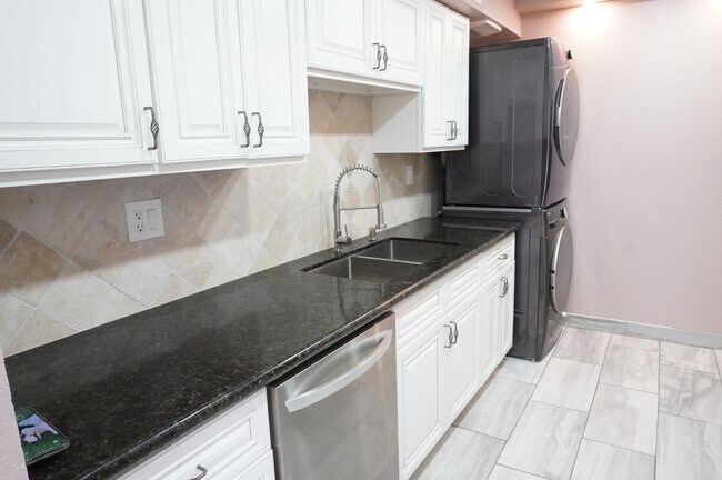 Photo - 10444 N 69th St Unit Apt 107