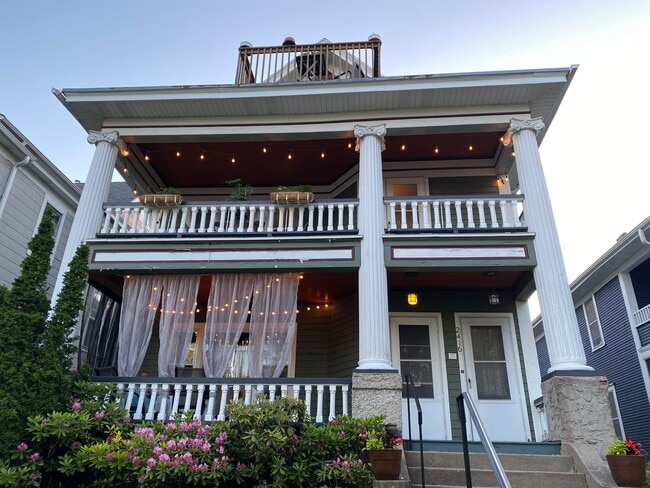 2BD en triplex - acceso al porche - 2416 Garfield Ave Apartamentos Unidad 2BD First Floor
