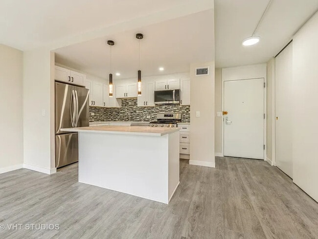 Photo - 2800 N Lake Shore Dr Unit APT 308