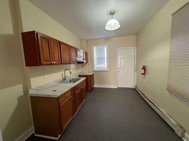 Photo - 4 bed 1 bath