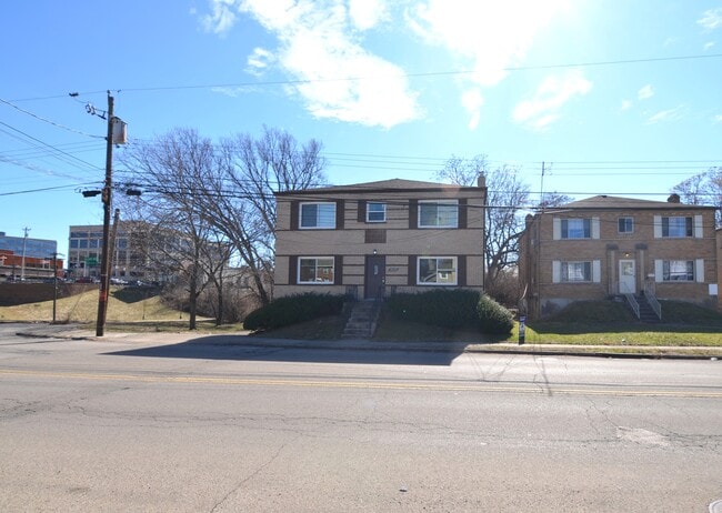 Building Photo - 2553 Williams Ave Unit 3