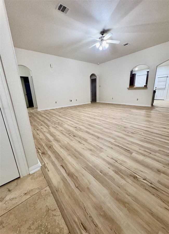 Photo - 12514 King john dr