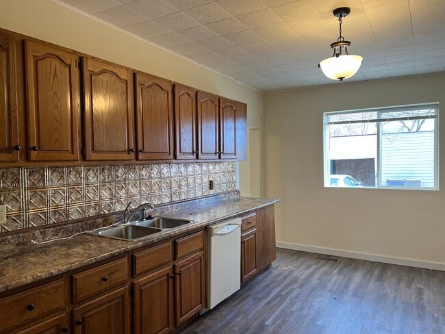 Photo - 743 N Eddy St