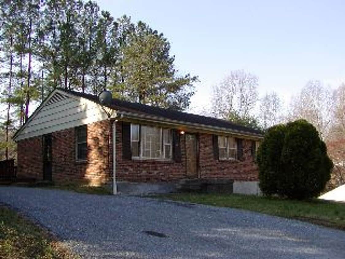 Ranch House with Finished Basement - Ranch House with Finished Basement