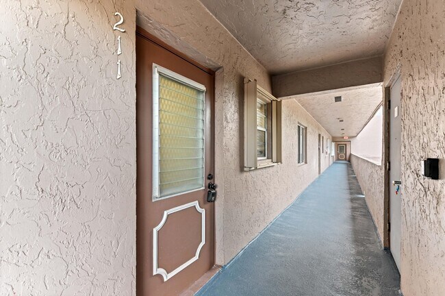 Photo - 2700 Casita Way Unit 211