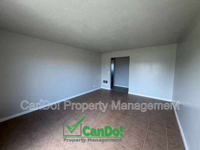 Photo - 270 Carol Dr Unit #1