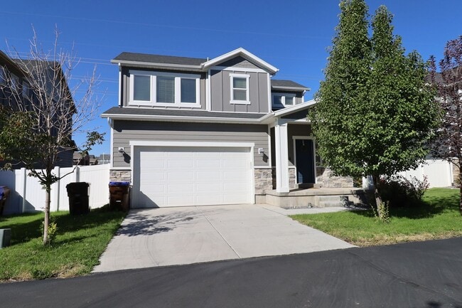 Building Photo - Single Family Home Eagle Mountain