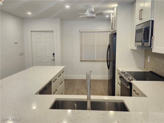 Photo - 144 Pebble Shores Dr Unidad 9